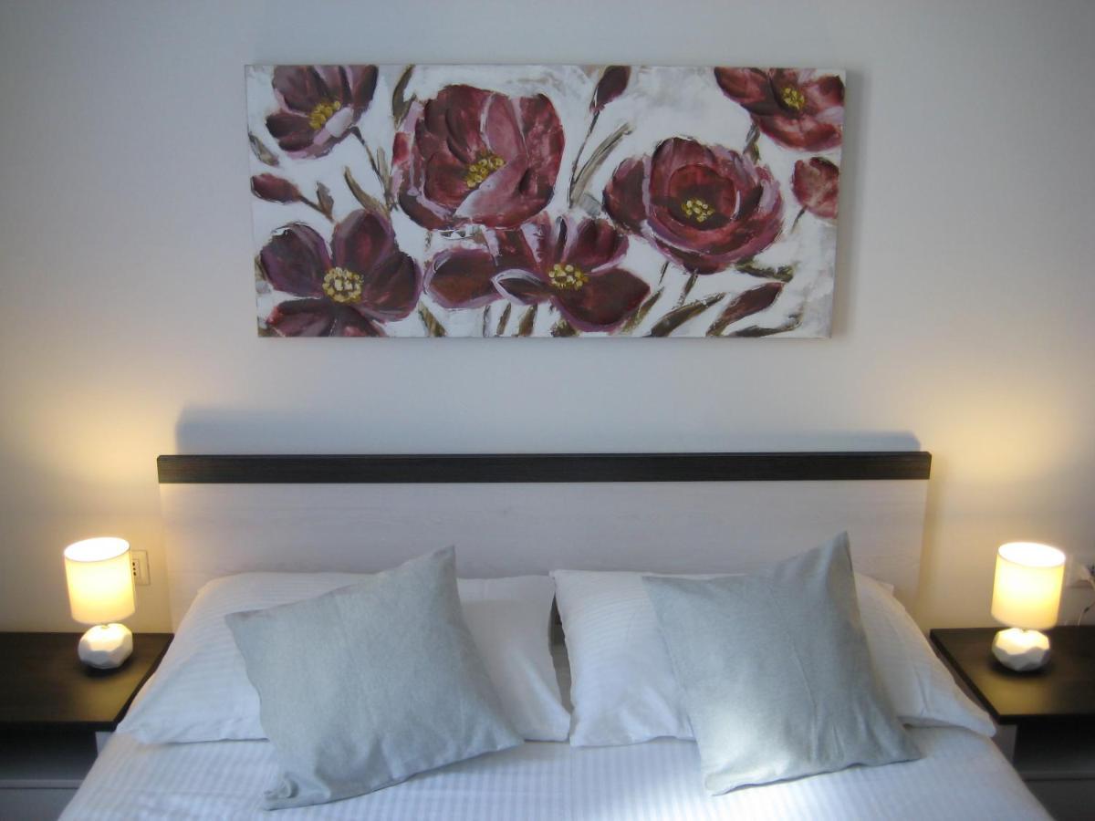 Peninsula Apartment Zara Esterno foto
